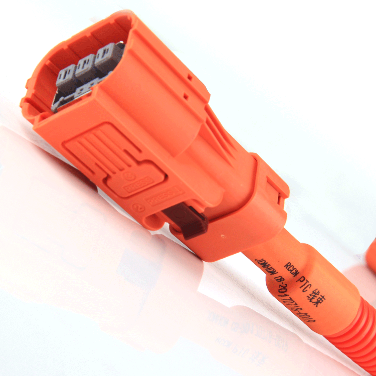 What kind of insulating materials are used for wire harness processing?