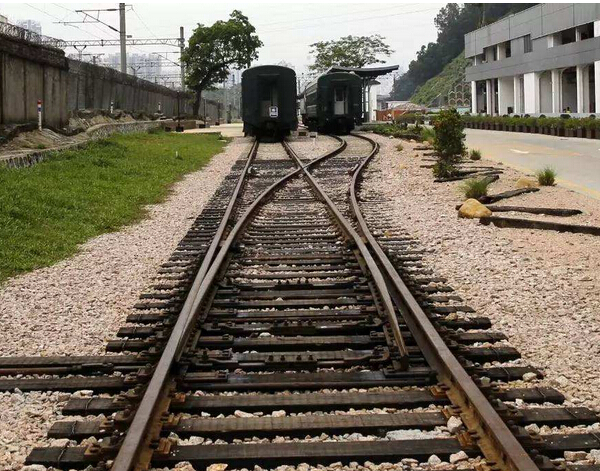 Apply solar energy to environmentally friendly rail sleepers